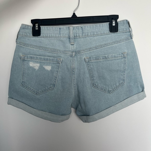 Hollister boyfriend 3” denim short - Picture 2 of 3